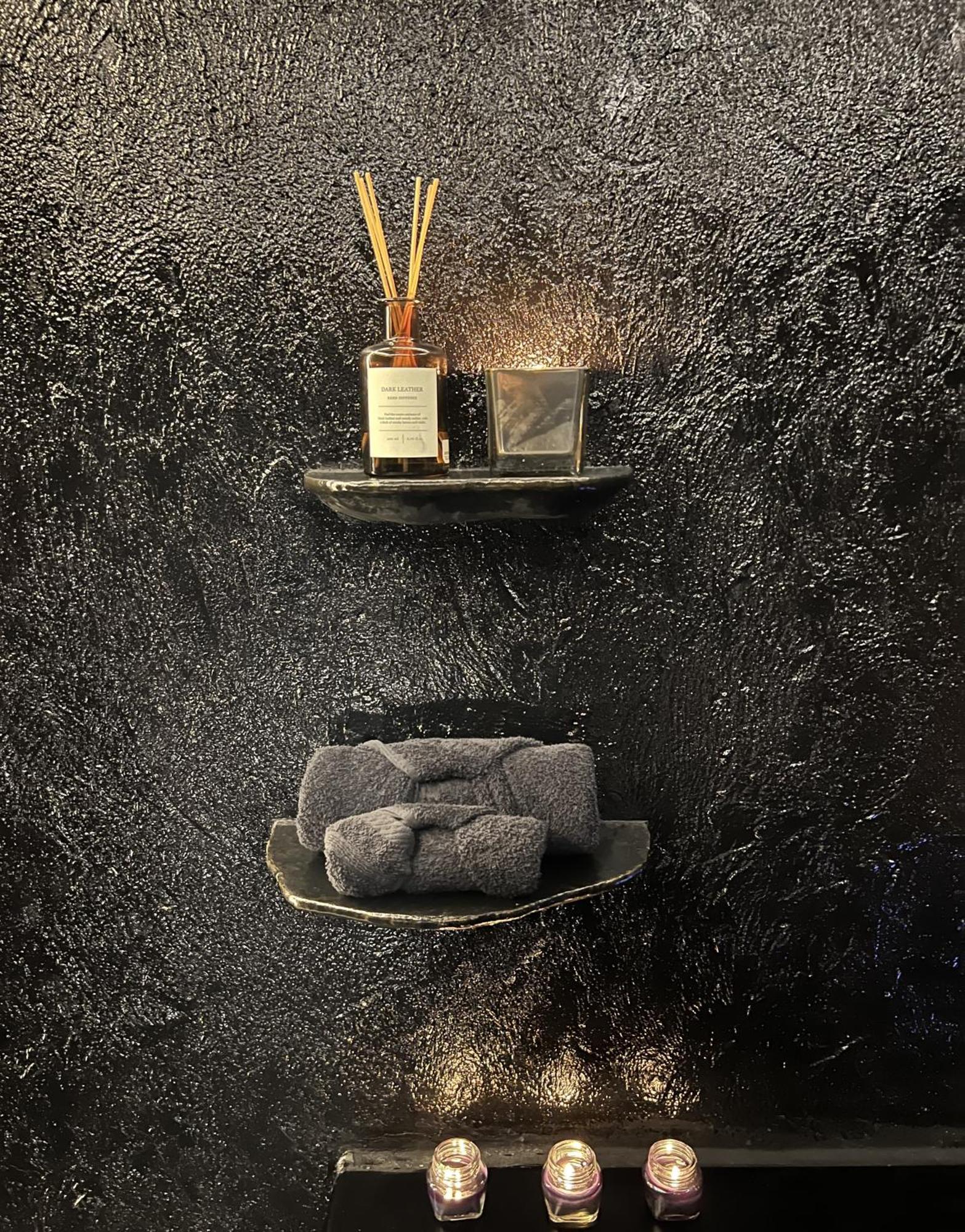 Doormat#13 Black Mirror Thessaloniki Exterior photo